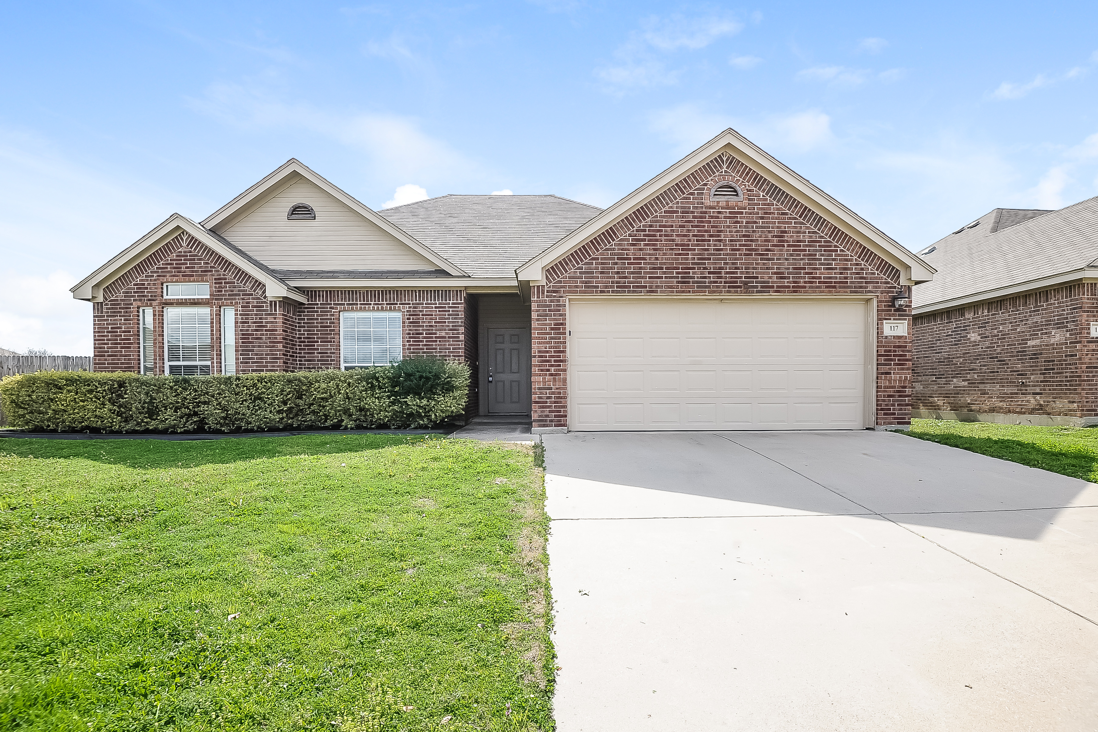 117 Currie Ct Crowley, TX 76036